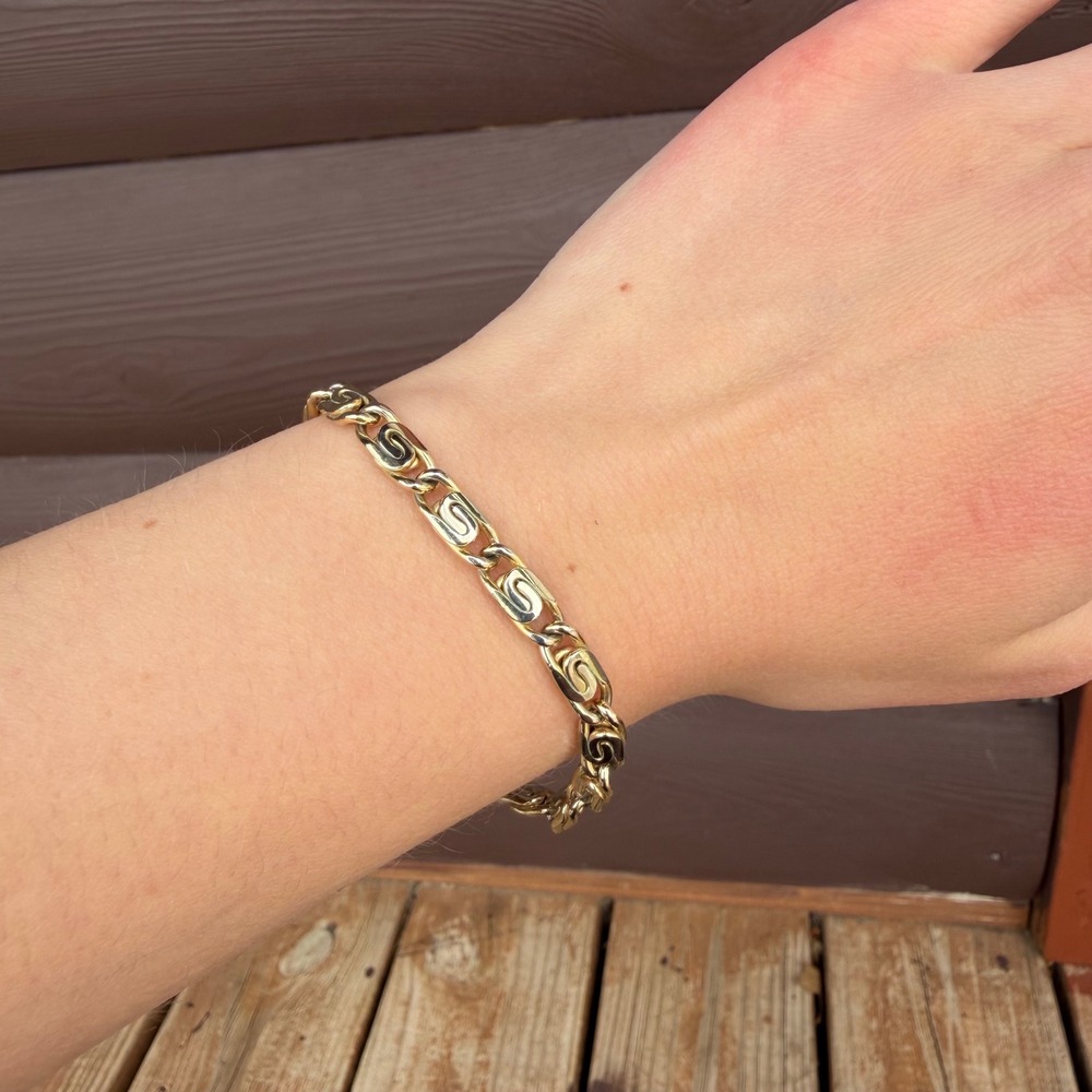 S Link Chain Bracelet Unisex 7.5 Inch Gold Tone Polished Interlocking Link - Picture 2 of 5
